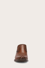 Load image into Gallery viewer, Frye Women SACHA MULE SPICE/SOFT SCRUNCHED