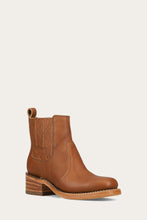 Load image into Gallery viewer, Frye Women  SADDLE/EARTHQUAKE