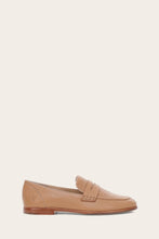 Load image into Gallery viewer, FRYE WOMEN FAITH LOAFER TAN/GOAT FRENZY