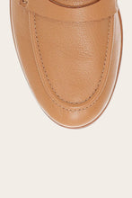 Load image into Gallery viewer, FRYE WOMEN FAITH LOAFER TAN/GOAT FRENZY
