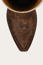 Load image into Gallery viewer, FRYE WOMEN SACHA FEATHER DECO TOFFEE/WHITE