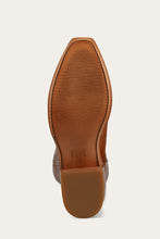 Load image into Gallery viewer, FRYE WOMEN MUSTANG 15L AMBER