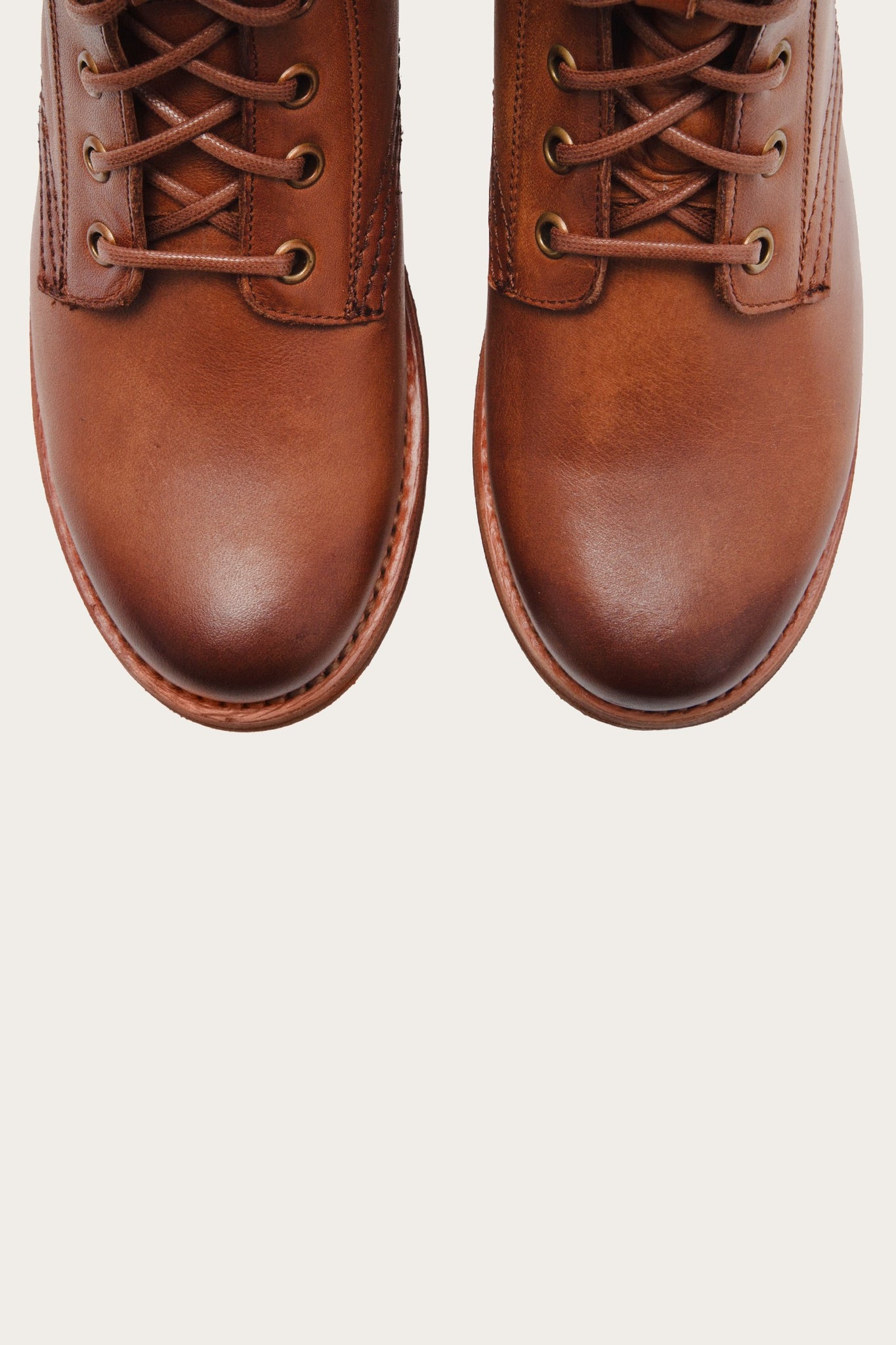 FRYE WOMEN VERONICA COMBAT CARAMEL/ANTIQUE PULL UP
