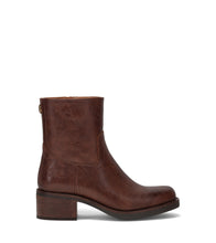 Load image into Gallery viewer, FRYE AND CO WOMEN MIRANDA LOW ZIP WALNUT