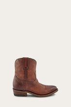Load image into Gallery viewer, Frye Women BILLY SHORT REDWOOD/WASHED VEG LEATHER