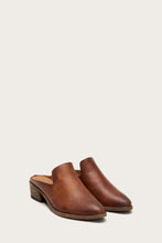 Load image into Gallery viewer, Frye Women RAY MULE COGNAC/ANTIQUE PULL UP