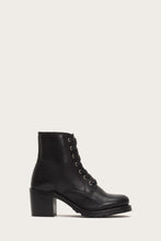 Load image into Gallery viewer, Frye Women SABRINA 6G LACE UP BLACK/OIL TANNED FULL GRAIN