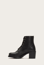 Load image into Gallery viewer, Frye Women SABRINA 6G LACE UP BLACK/OIL TANNED FULL GRAIN