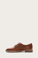 Load image into Gallery viewer, Frye Women EMORY OXFORD CARAMELANTIQUE PULL UP